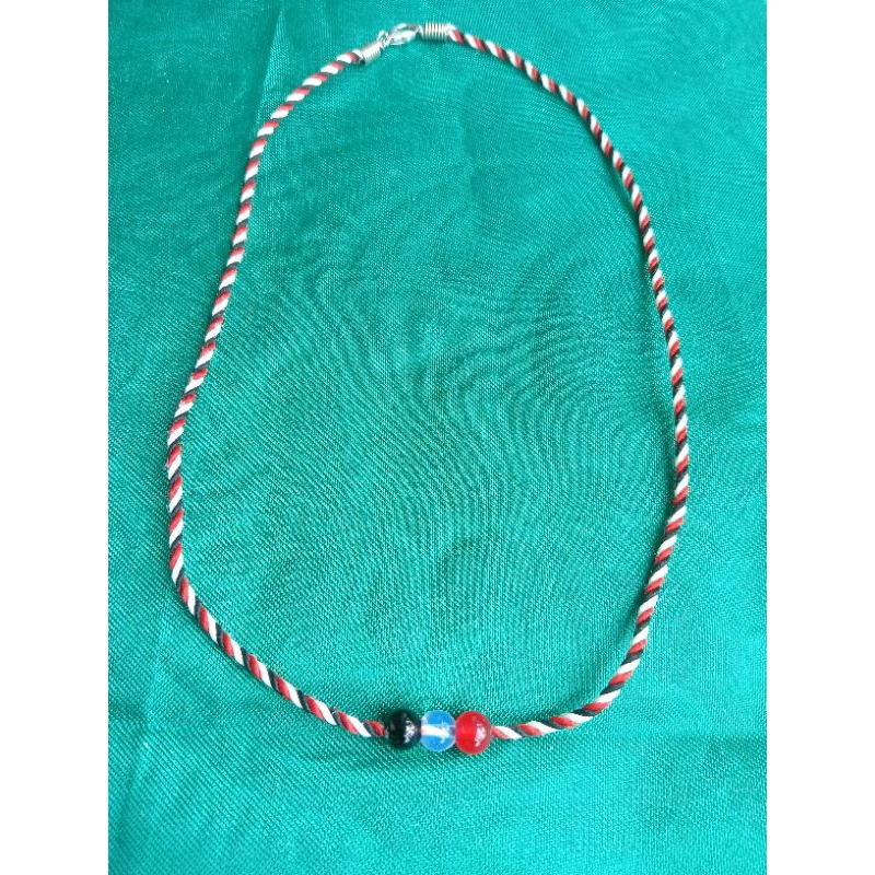 Kalung Tridatu Asli Bali dengan Bandul Bola Tridatu Hitam Putih Merah Dilengkapi Dengan Pengait | So