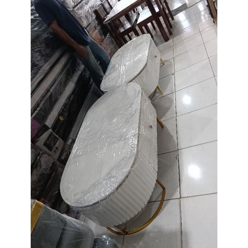 meja tamu marmer oval