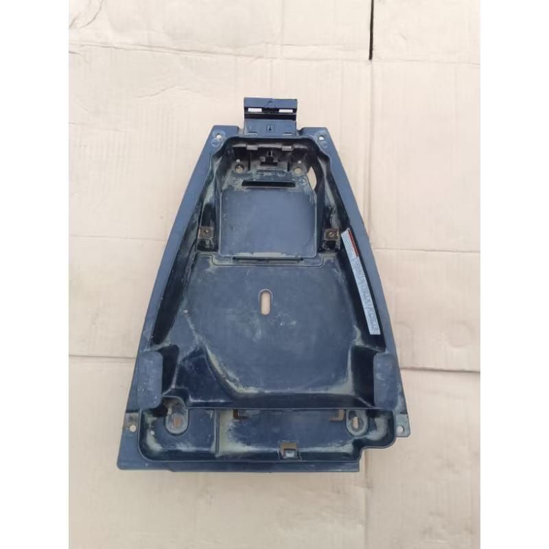 BOK bagasi / BOK helm suzuki SkyDrive 125 original cabutan