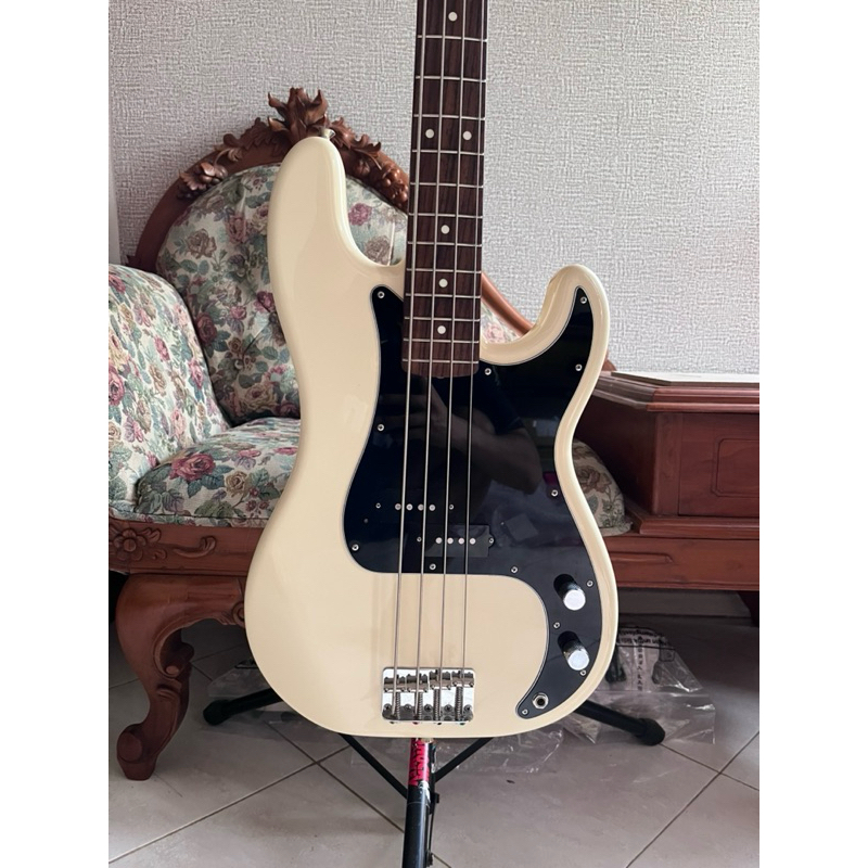Fender Precision Bass MIJ 2014 Like New