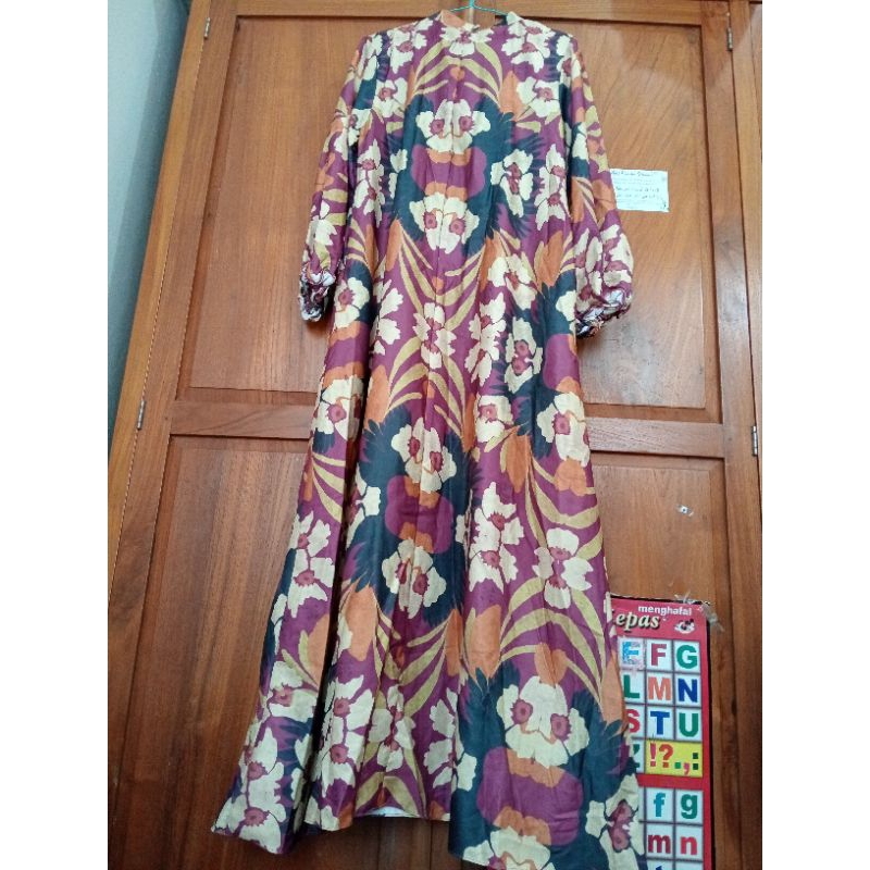 Dress Wearing Klamby, REJECT SALE, NEW
