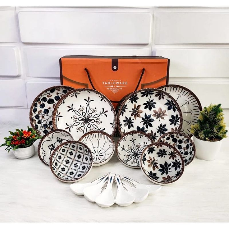 

PARCEL / SOUVENIR PLATE LEBARAN 2025