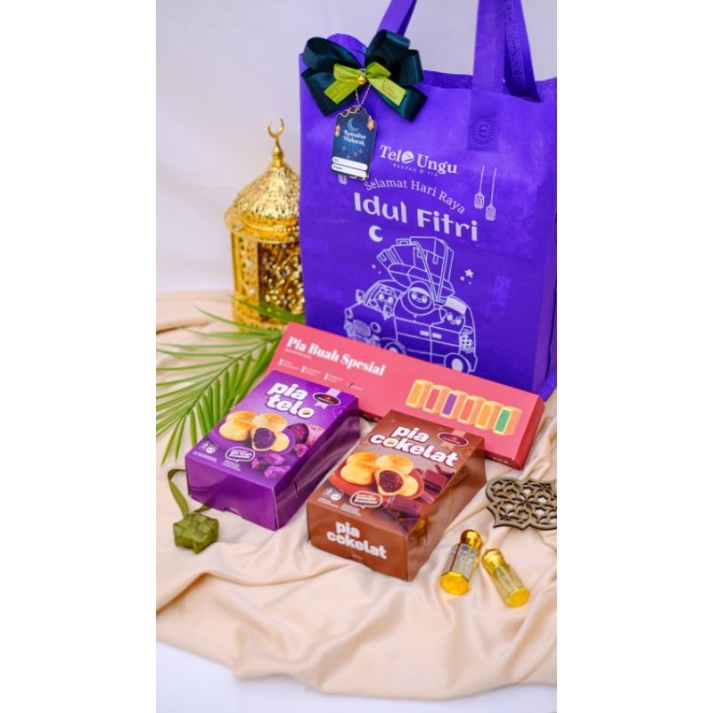 

Hamper Lebaran Pia Telo, Pia Buah Khas Malang
