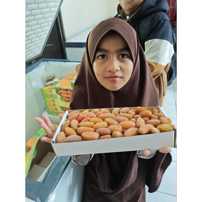 

Kurma Ruthob libya kemasan 1kg Non tangkai