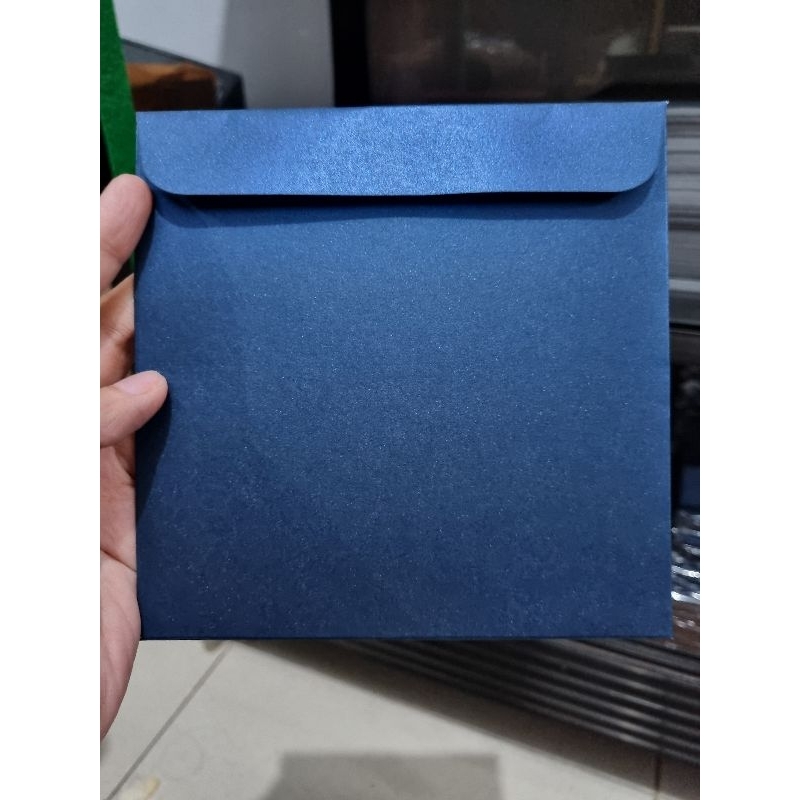 

Amplop Navy Blue 15x15cm Kotak