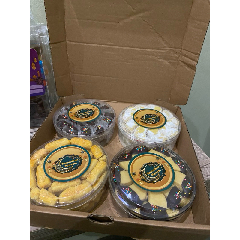 

Paket kue Kering / Kue kering isi 4/ hampers kue kering