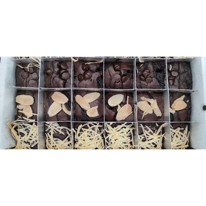 

fudgy brownies_ukuran L isi 18