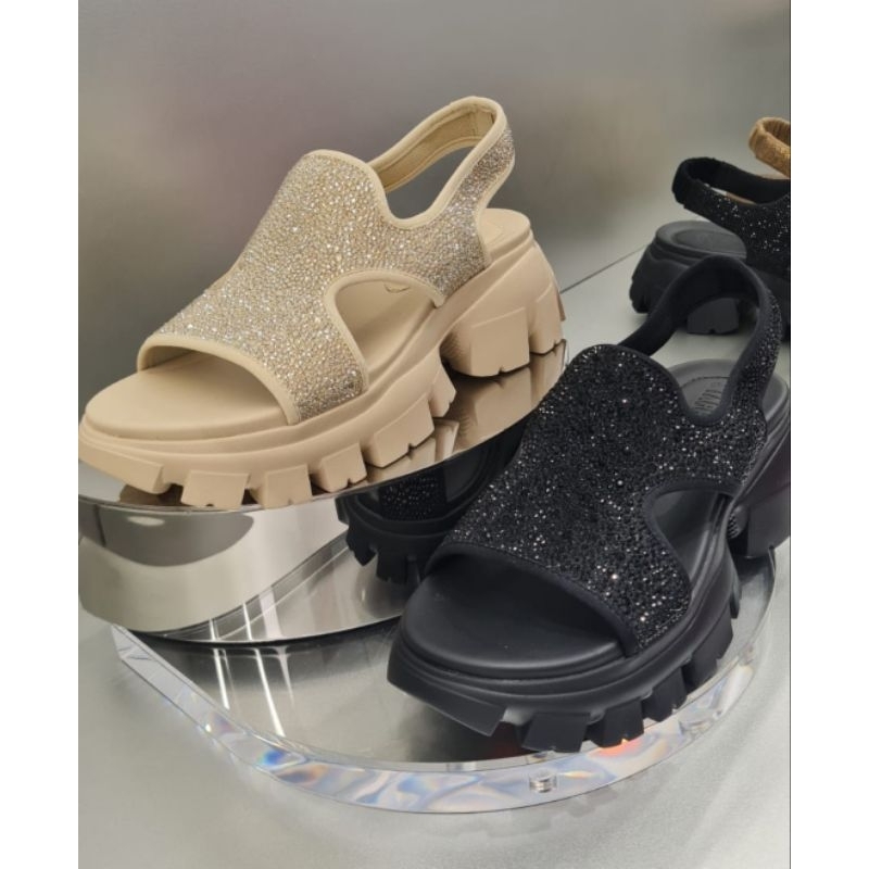 sepatu sandal staccato