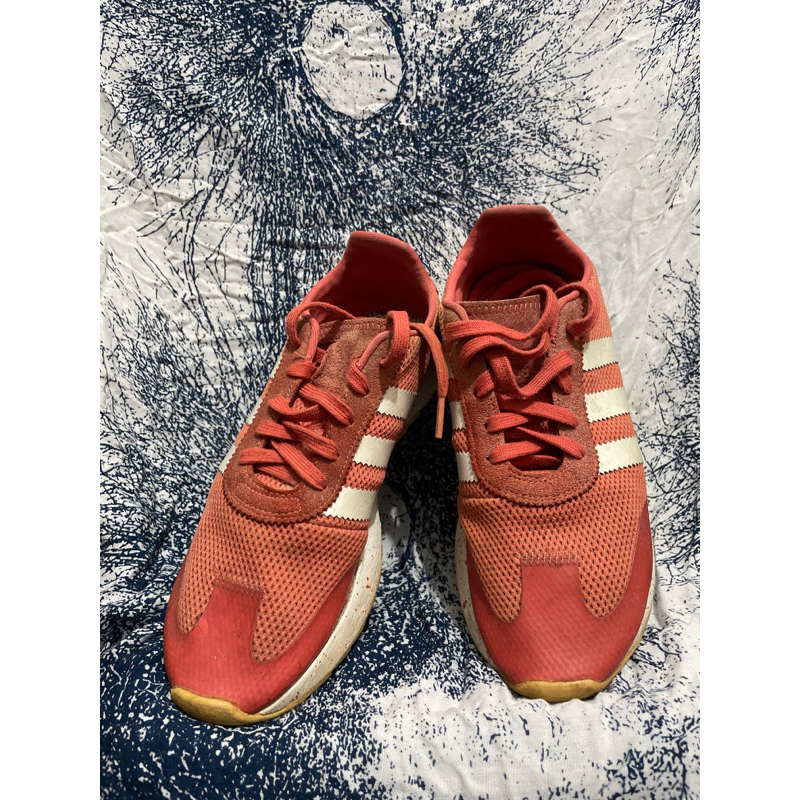 Sepatu Olahraga Adidas