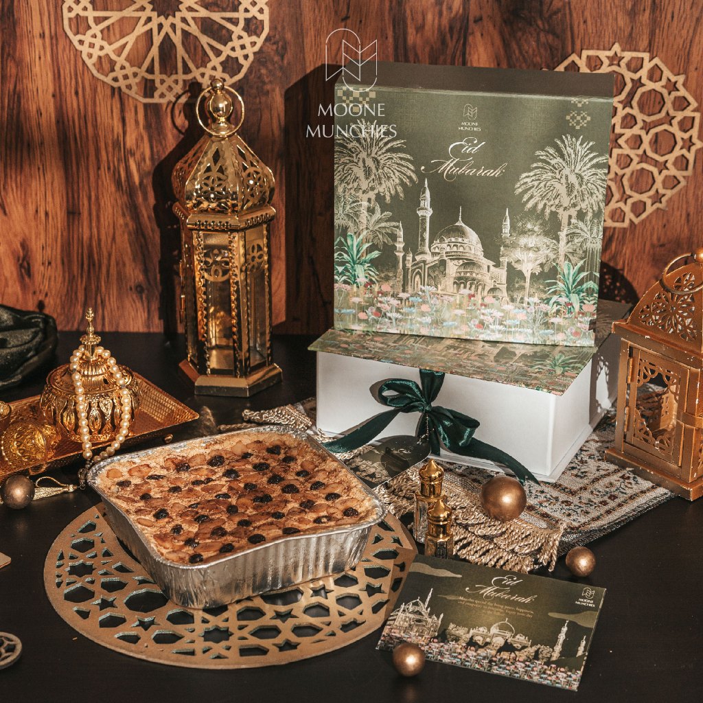 

Moone Hampers Hadiah Lebaran Klapertaart 20x20cm Homemade Special Box Lebaran Gift Set