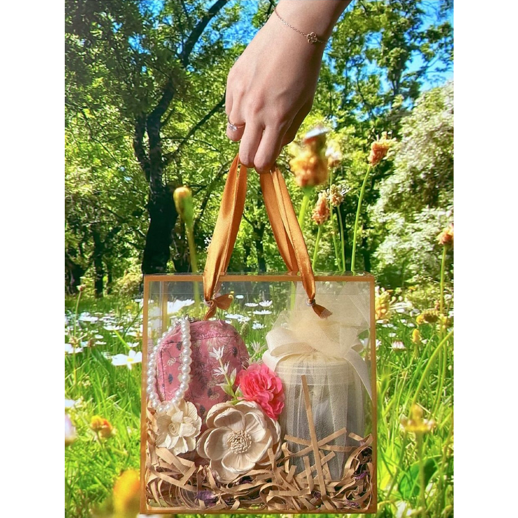 

Dahlia Hampers Set
