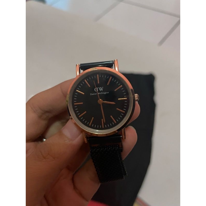 Preloved Jam Tangan Wanita Daniel Wellington