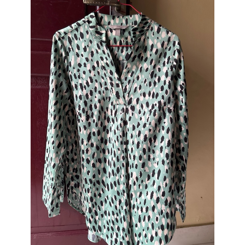 H&M womens green/leopard print blouse