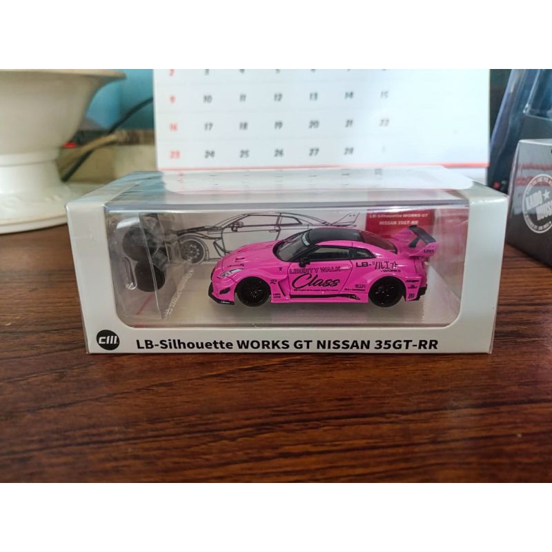 CM Model Nissan GT-R35 Pink Class segel