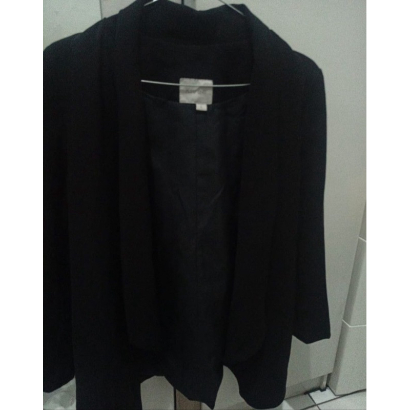 KIVEE BLAZER HITAM