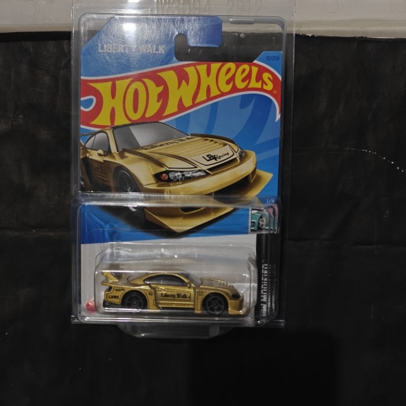 Hotwheels Nissan Silvia S15 LBWK Gold + Protect Card