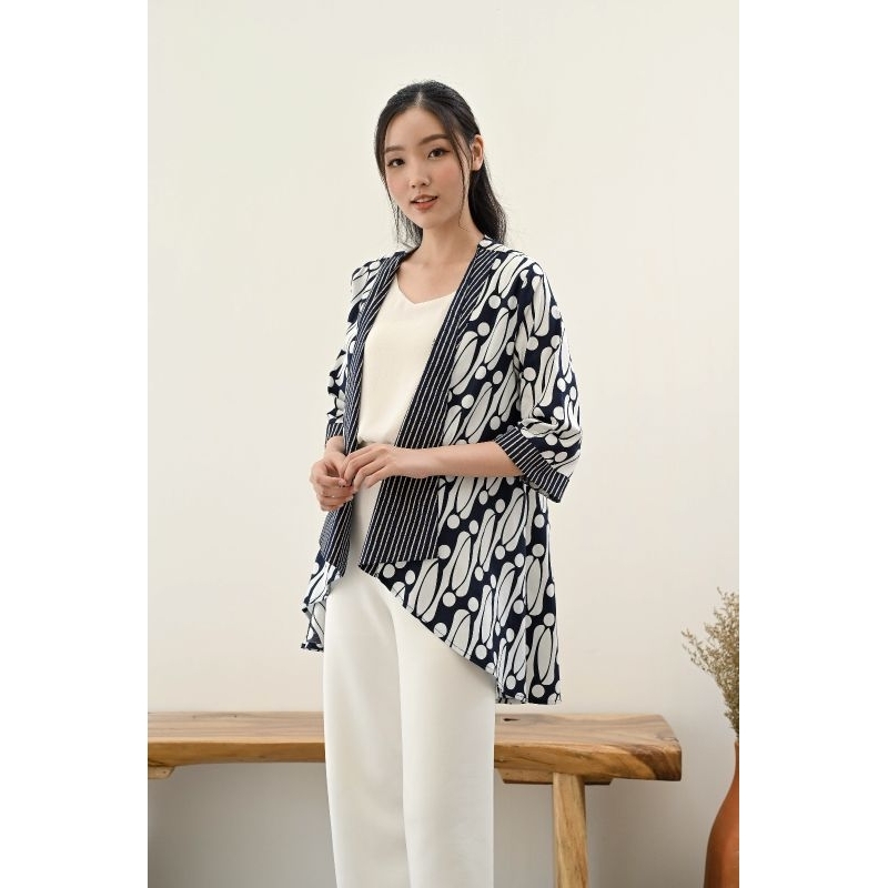 Blazer Outer Batik Wanita/Batik Kantor Lengan Panjang