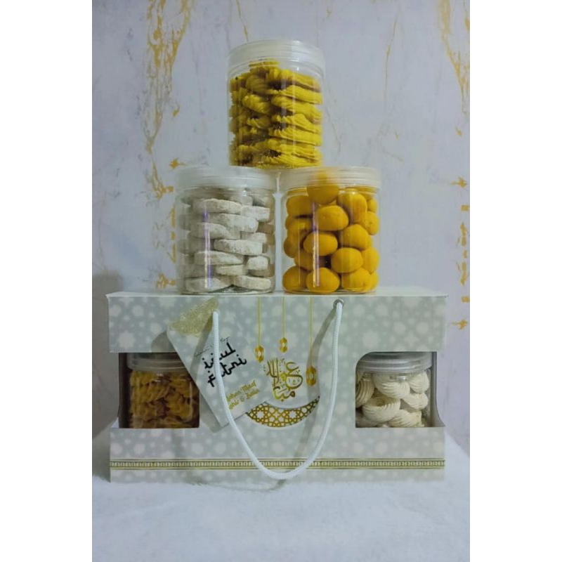 

hampers lebaran 3 jar isi 3 toples 100% enak ( kue semprit,kue nastar,& kue putri salju )