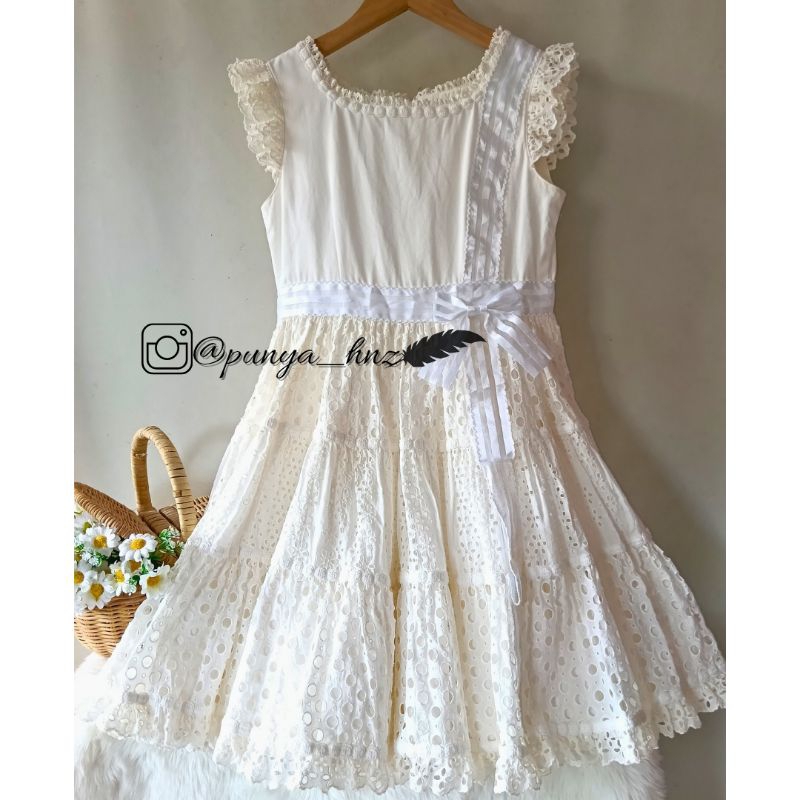 Shirley Temple dress katbol putih premium