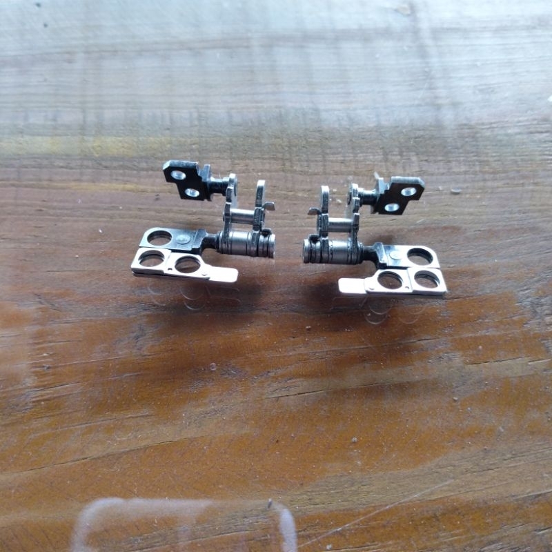 engsel laptop panasonic cf mx3