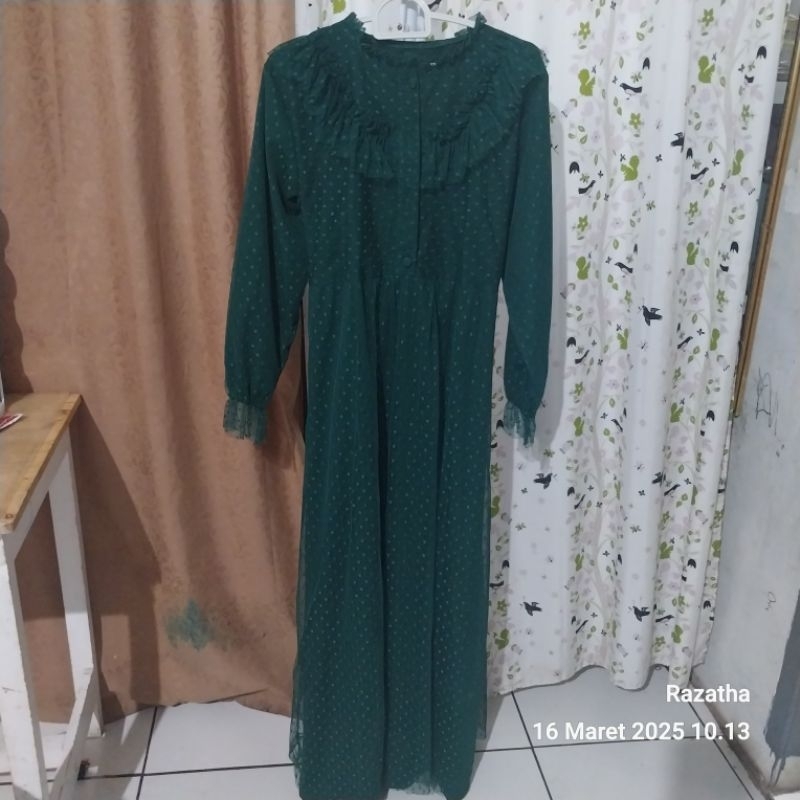 Gamis lebaran brukat hijau emerald bahan tille LD 98