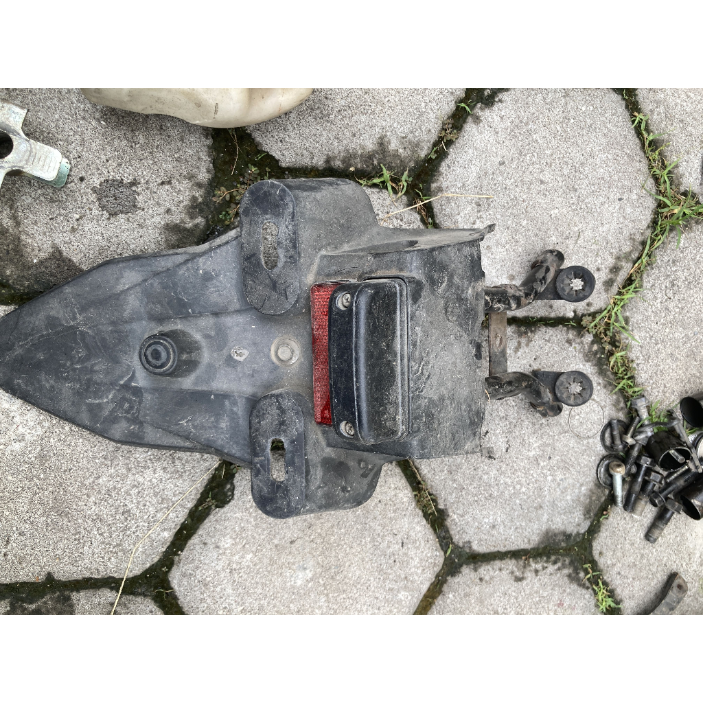 spakbor belakang cbr 250r