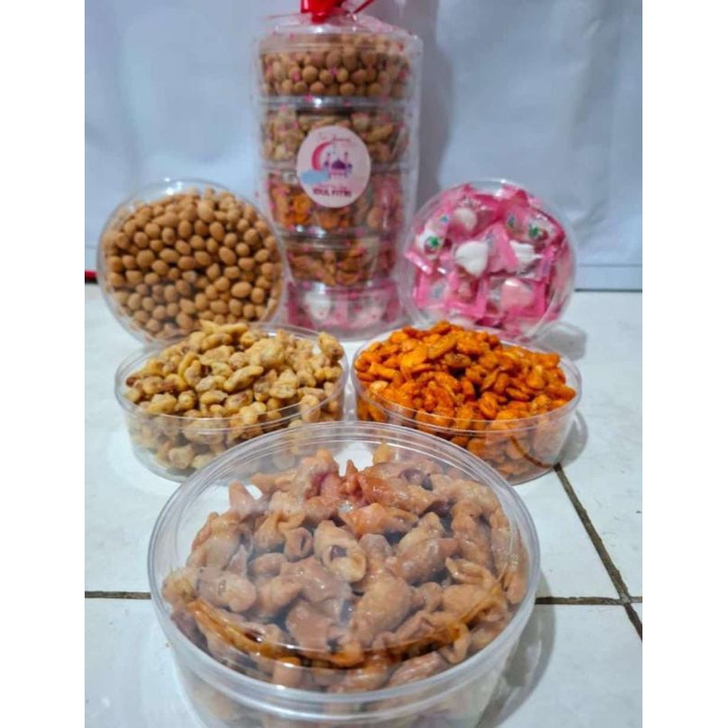 

Hampers kacang isi 5toples