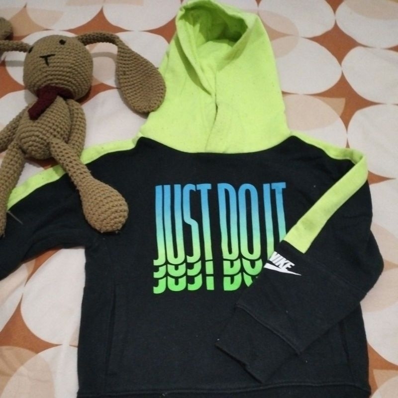 sweater Nike anak laki laki preloved