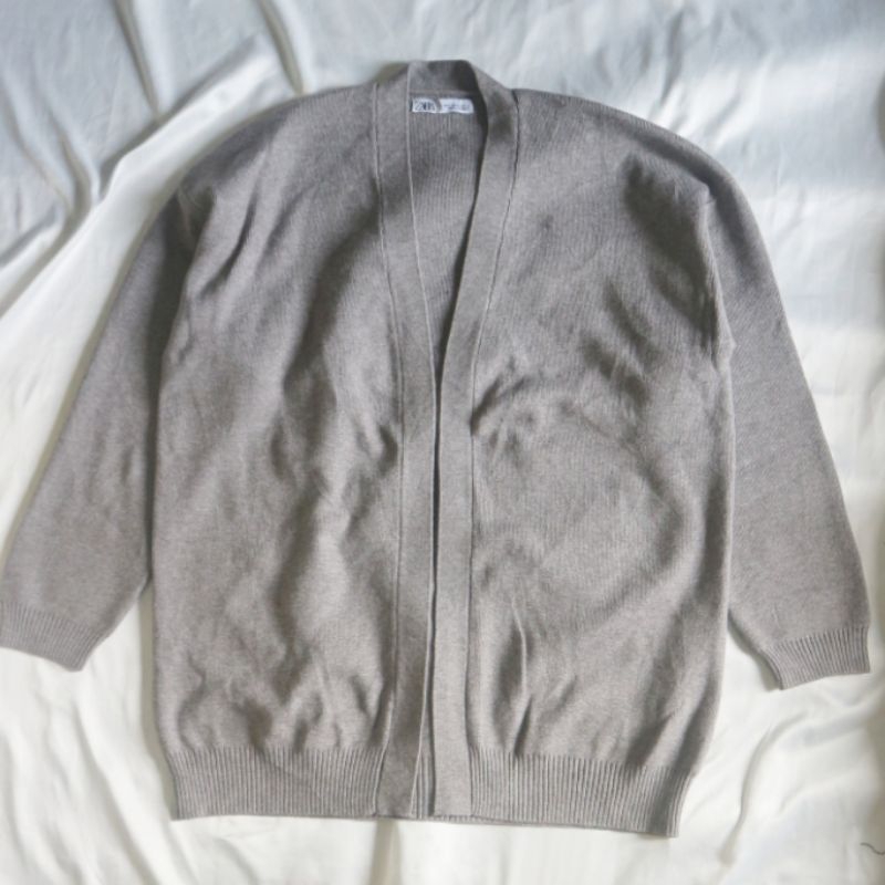 ZARA Open Cardigan Abu Grey Outer Bahan Tebal Lembut Banget Knitwear Sweater Sweatshirt Crewneck Raj