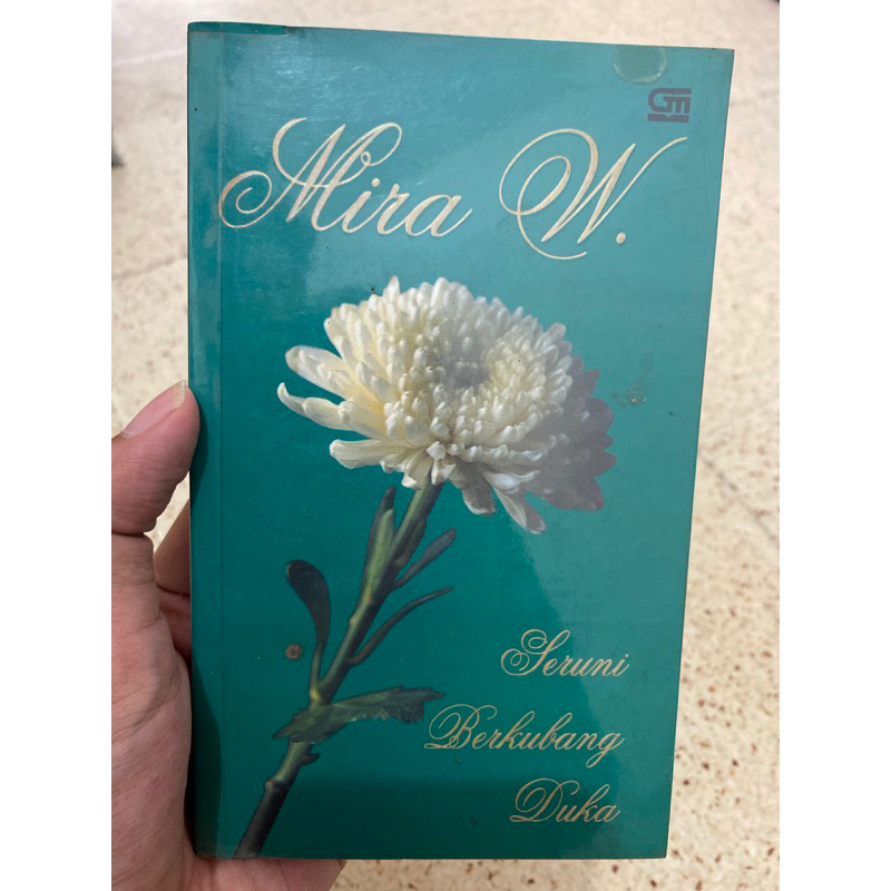 MIRA W. SERUNI BERKUBANG DUKA