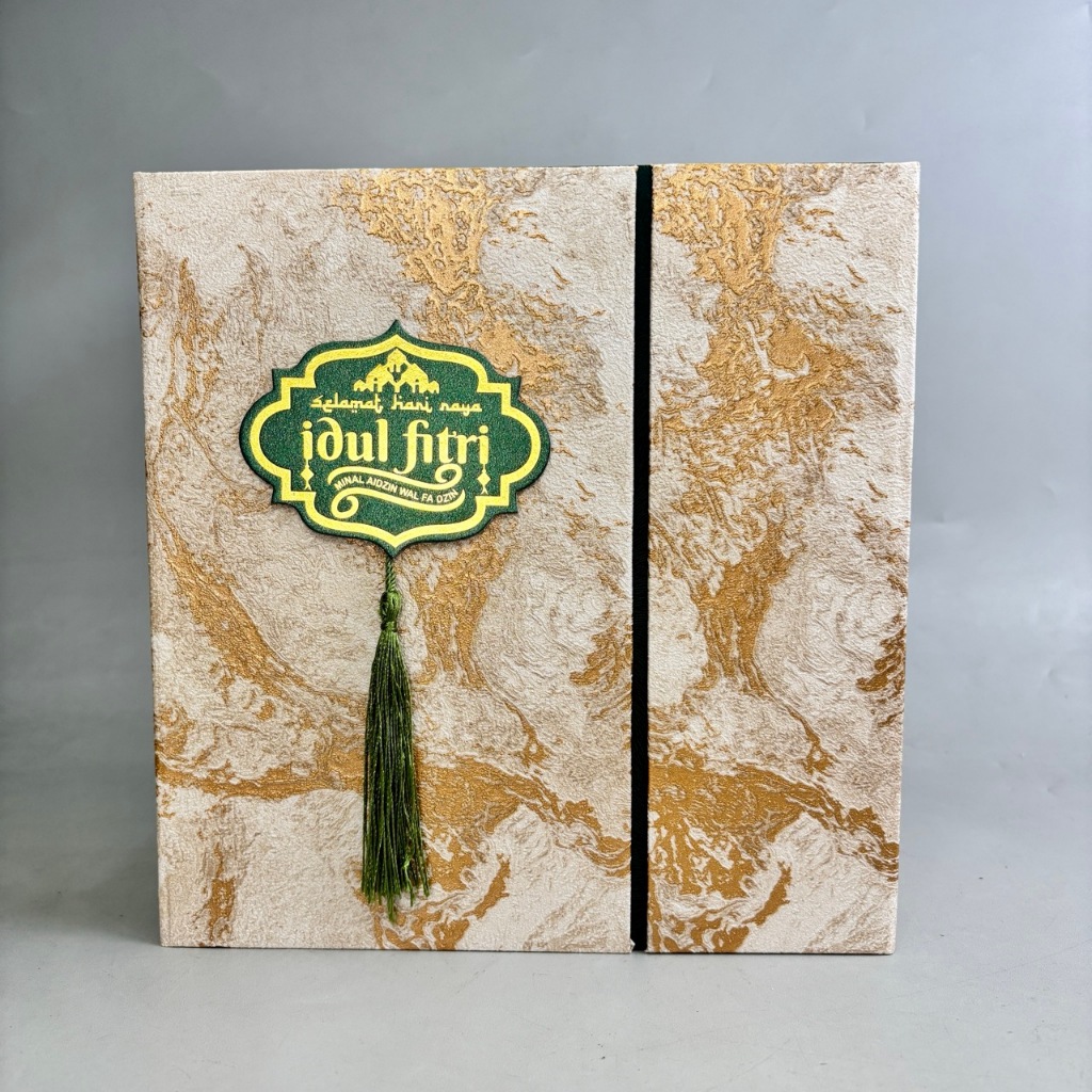 

Box Lebaran 4 Toples 250Gr Kunci Tali Karet / Box Kue Kering 22x22 CM