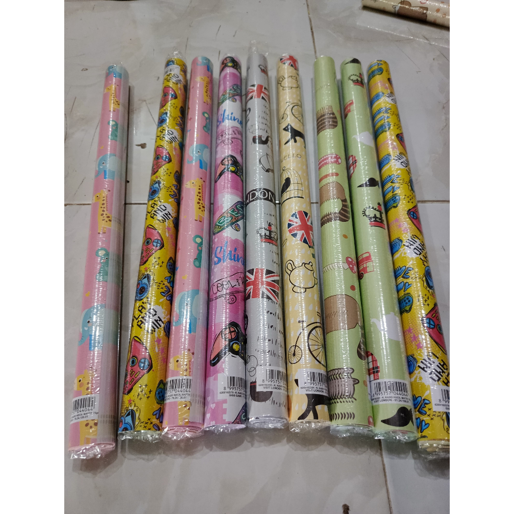 

[10 LEMBAR] KERTAS KADO KARAKTER KIKI / TRULLY /SIDU