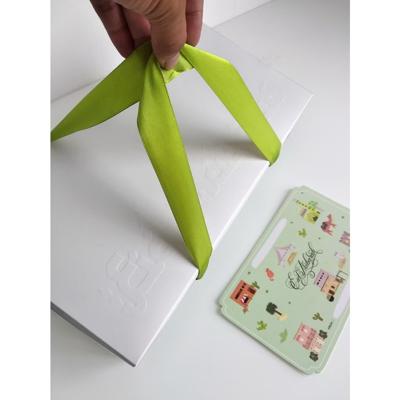 

Box 30 x 15 x 7.5 cm box kue hampers jinjing iamcili (belom termasuk kue)