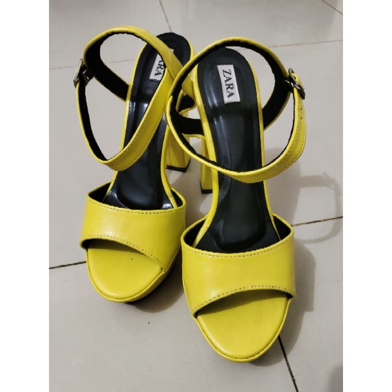 Heels Kuning UK 40 sepatu wanita