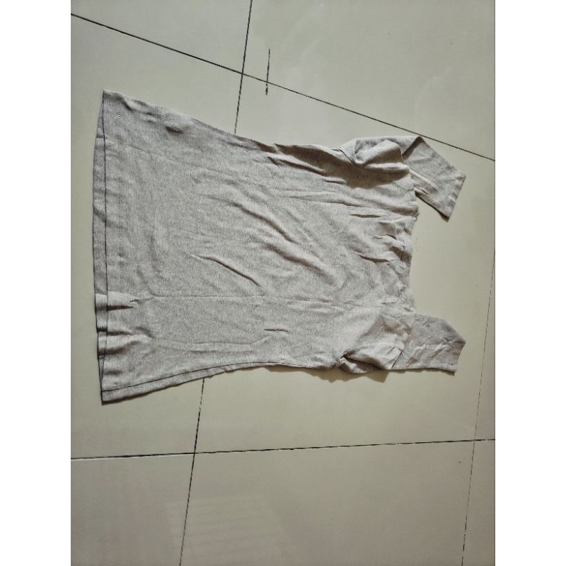 kaos wanita warna cream