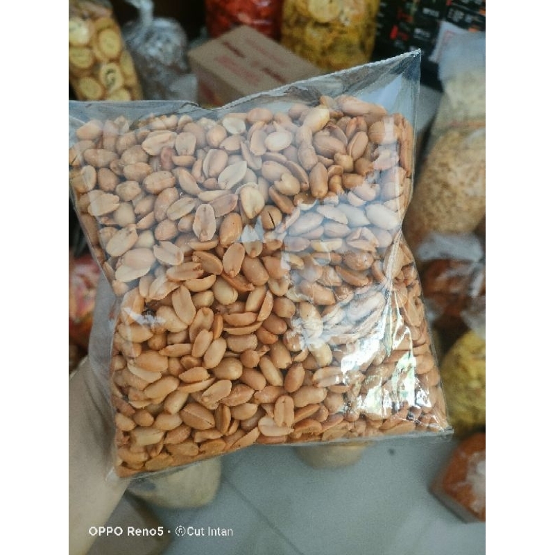 

kacang bawang 500 gram - cut intan snack