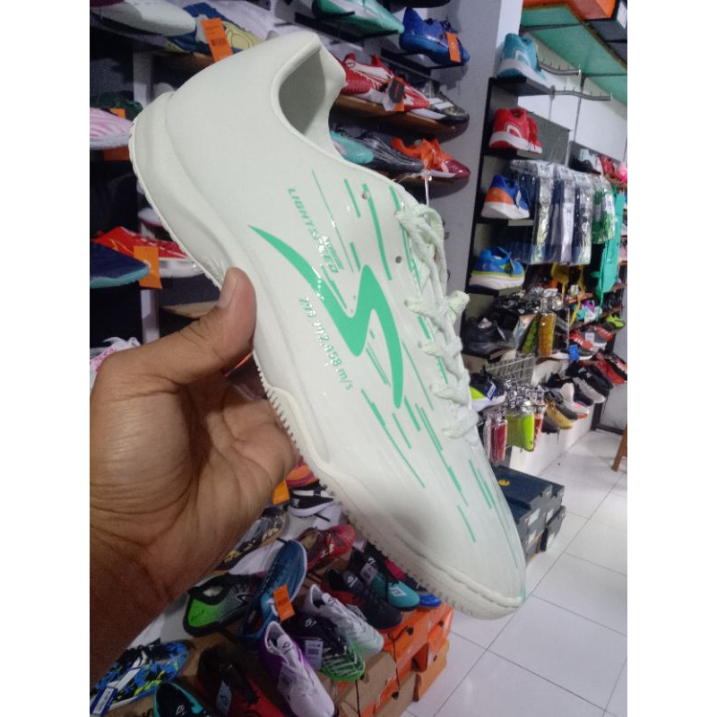 specs ls reborn in / futsal