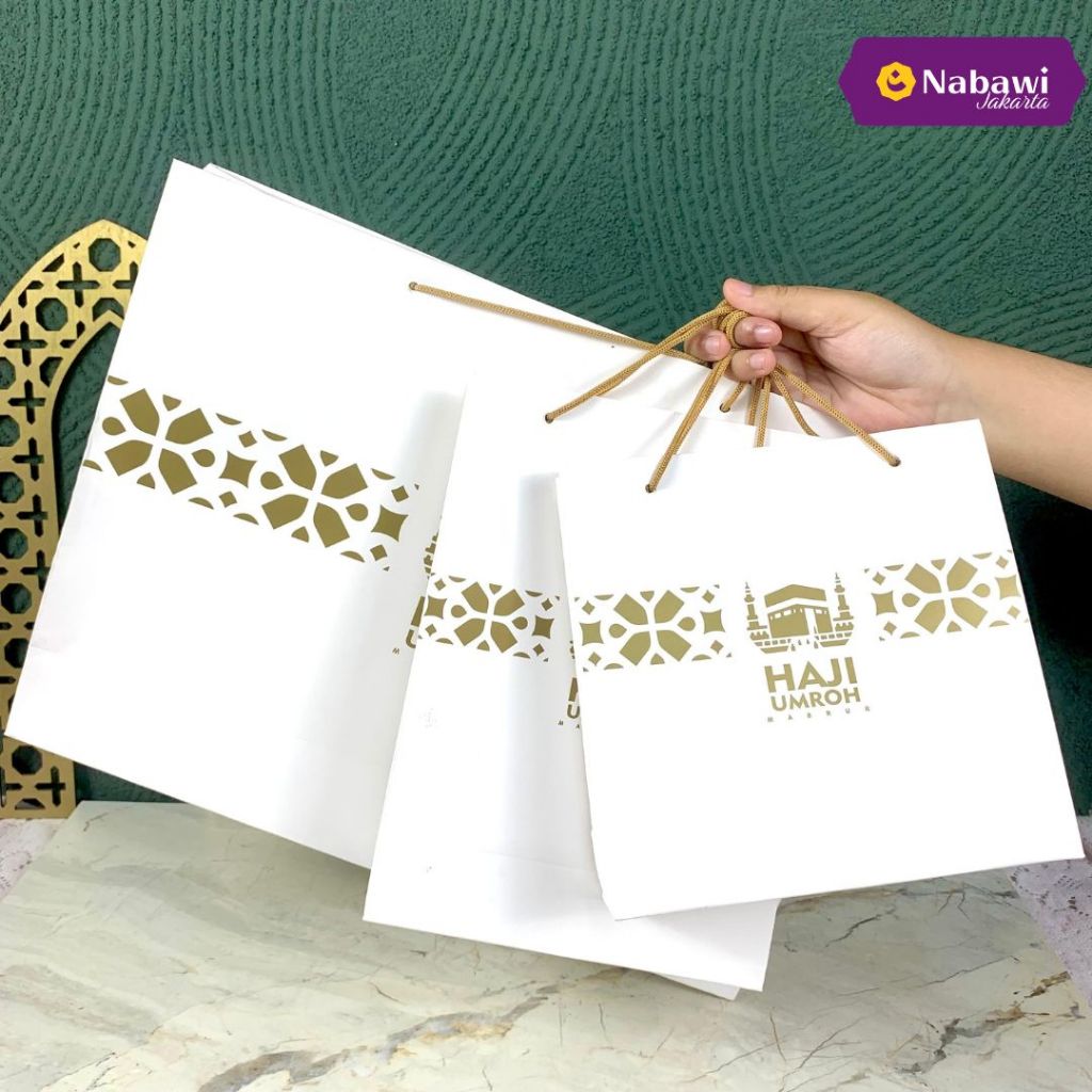 

Paperbag Putih Souvenir Haji Umroh Gambar Ka'bah Kakbah Goodie Bag Tas Kemasan Oleh Oleh Haji Umroh Nabawi Jakarta
