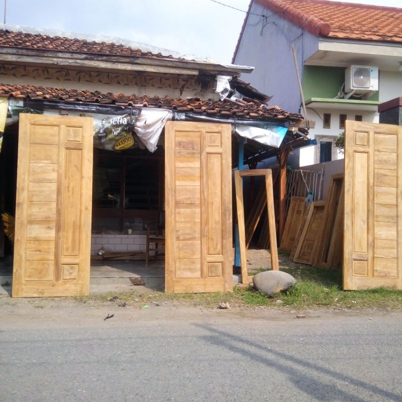Pintu Jati Tua Perhutani