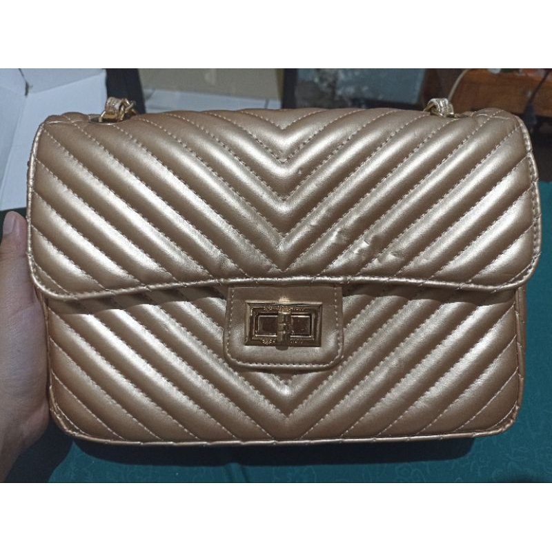 Tas Heylocal Boston Chevron