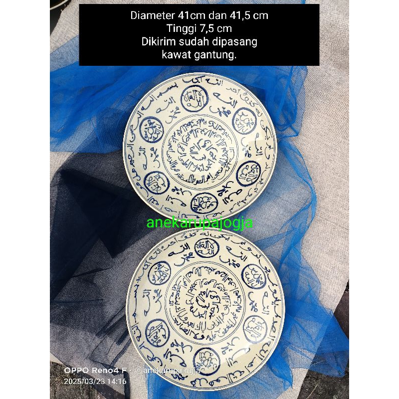 Piring keramik lukis kaligrafi biru untuk hiasan dekorasi dinding