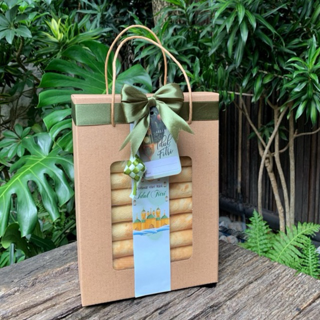 

Lebaran Hampers / Eid Hampers EGGROLL Kue Kering Lebaran