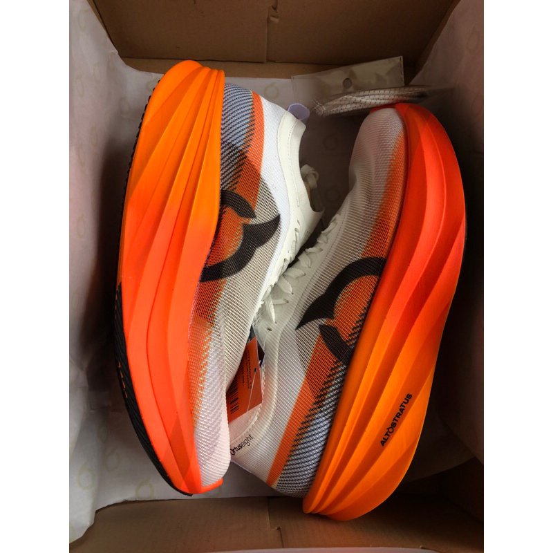 SEPATU RUNNING ORTUSEIGHT HYPERSONIC 2.0