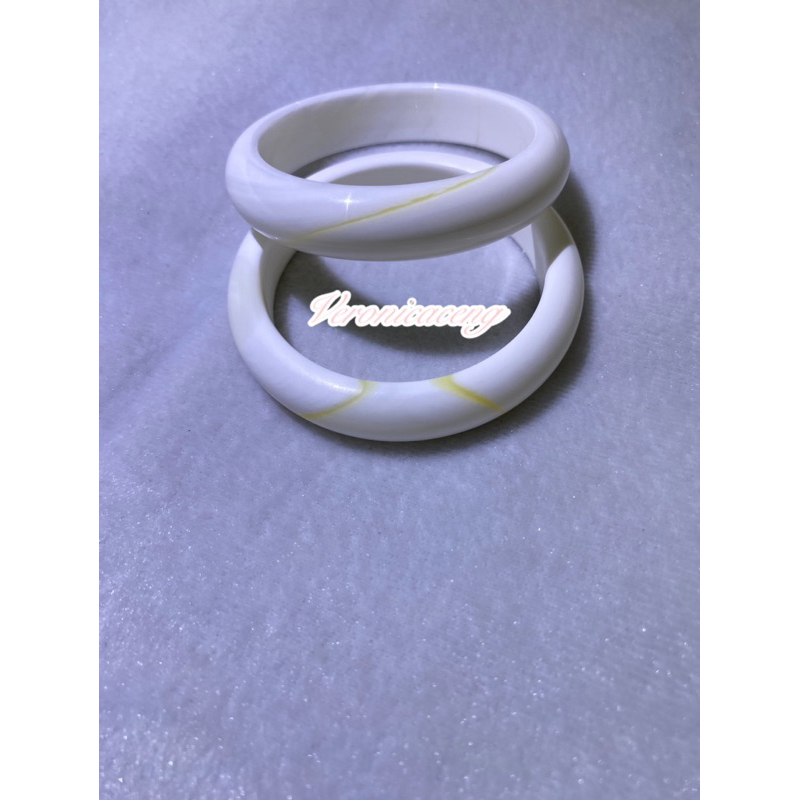 GELANG BULAT KULIT KERANG ASLI 100% PUTIH SERAT EMAS BAHAN SUPER BERKUALITAS NATURAL ALAMI BEI KE AK