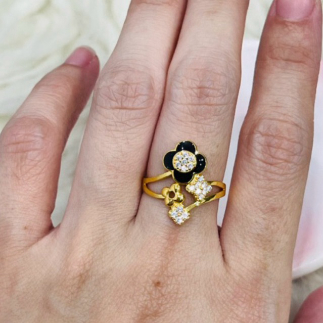 Cincin bunga hitam putih terbaru cute uk 14 emas asli kadar 700