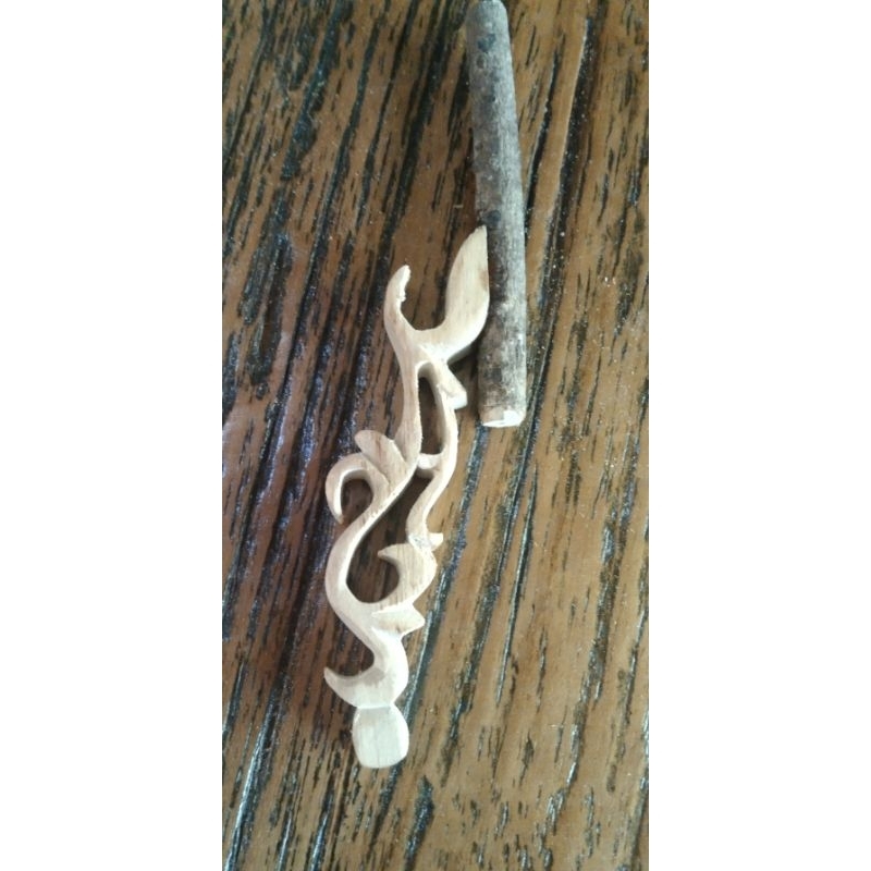 TANGKRINGAN UKIR SOGON DAN BURUNG KECIL