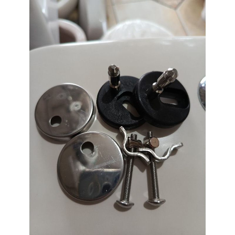 BAUT ENGSEL COVER DUDUK CLOSET TOTO / BAUT PENGUNCI TEMPAT DUDUK CLOSET TOTO