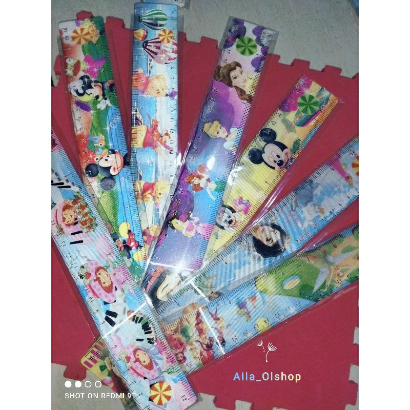 

Penggaris 3D Karakter Lentur