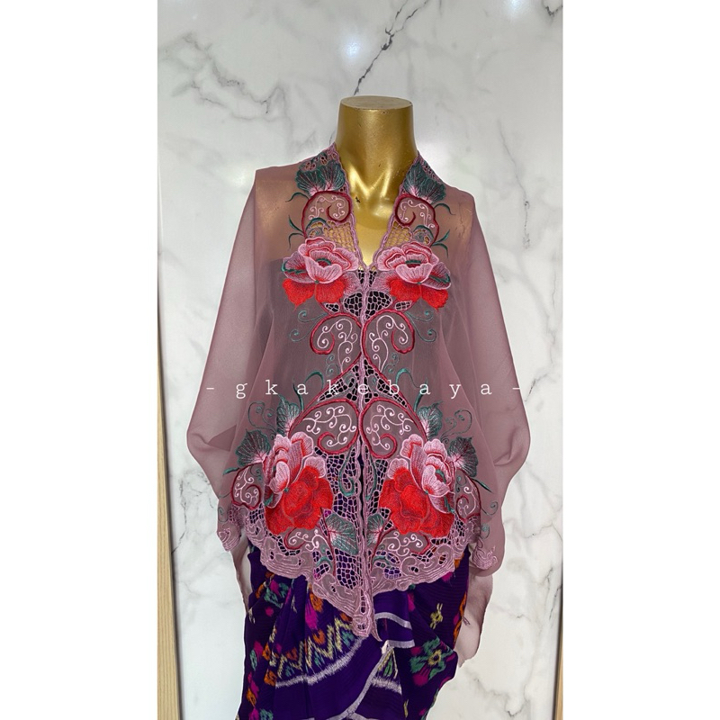KEBAYA BORDIR BUNGA UNGU KEBAYA BALI KAIN KEBAYA
