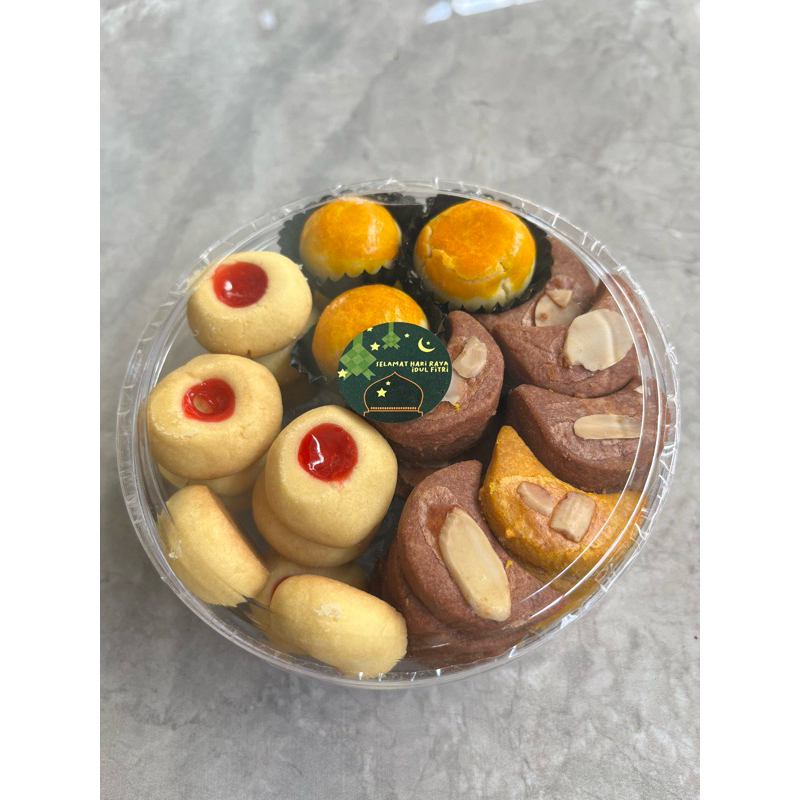 

Cookiesdiahh kue kering Premium Mix Nastar (KUE SANGAT RAPUH)